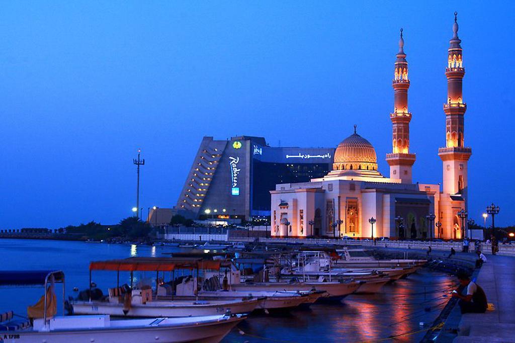 Radisson Blu Resort, Sharjah Exterior photo The Grand Mosque in Al-Shaqra