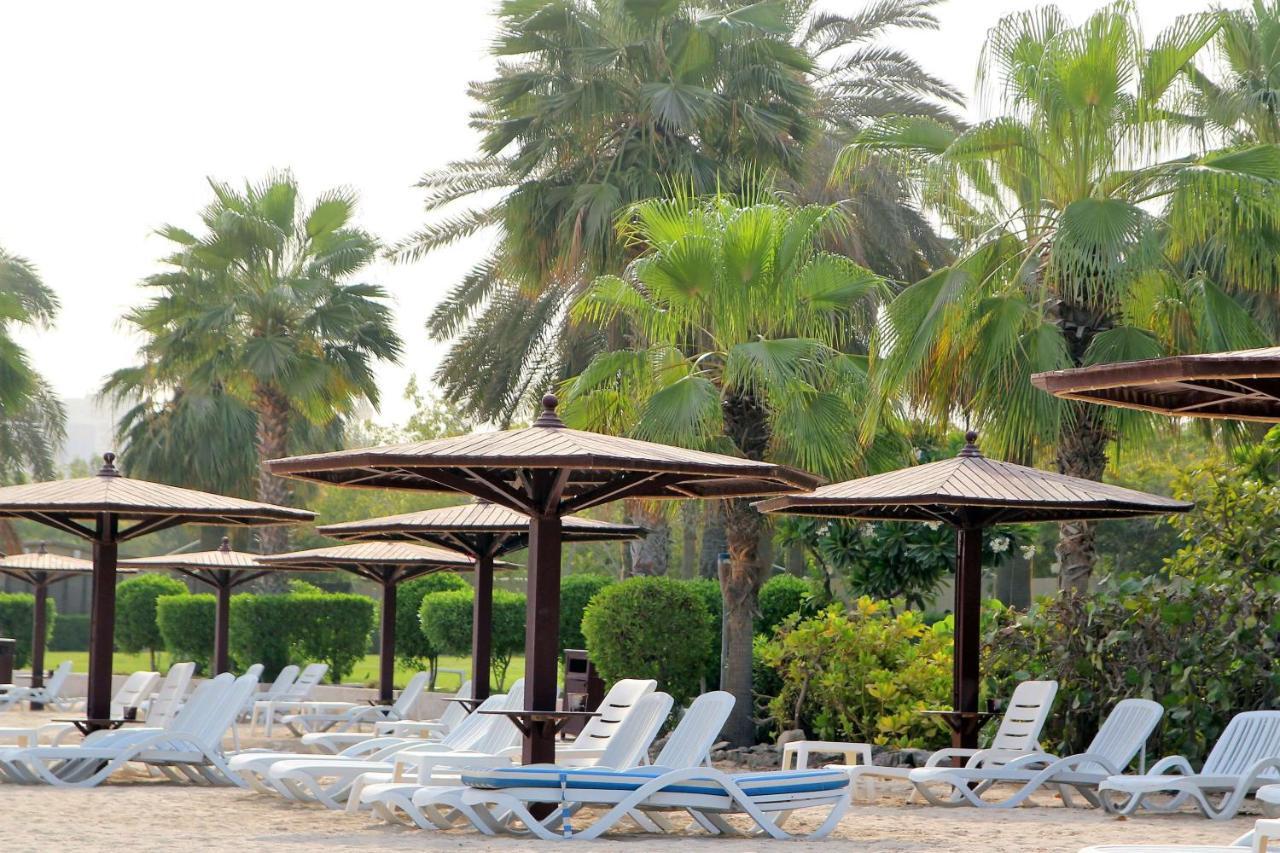 Radisson Blu Resort, Sharjah Exterior photo Beach at the resort